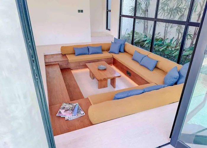 Villa Tik, Near W Sunny Balcony