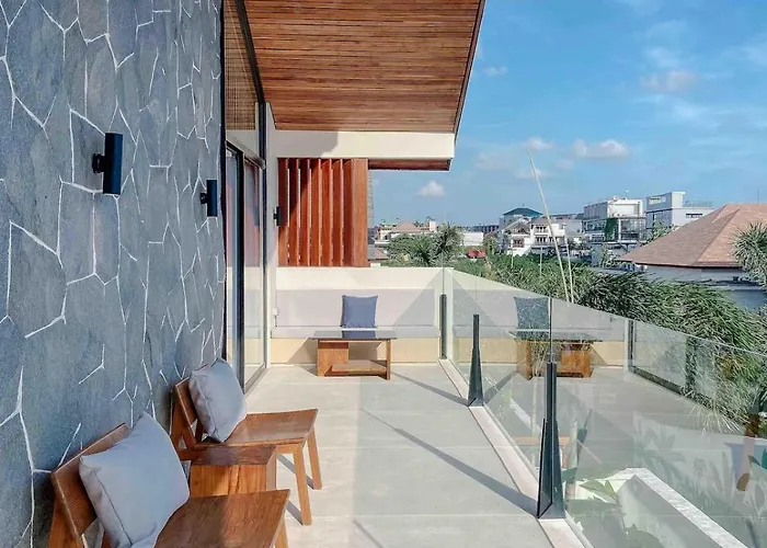 Tik, Near W Sunny Balcony Villa